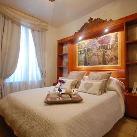 The Right Place 4U Domus Savelli Boutique Apartment Rome Bagian luar foto